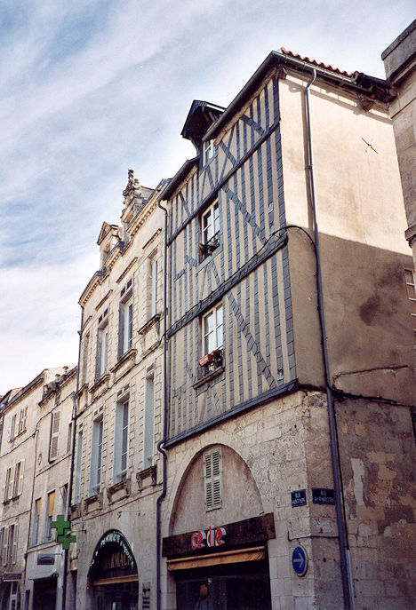 Rue St-Yon