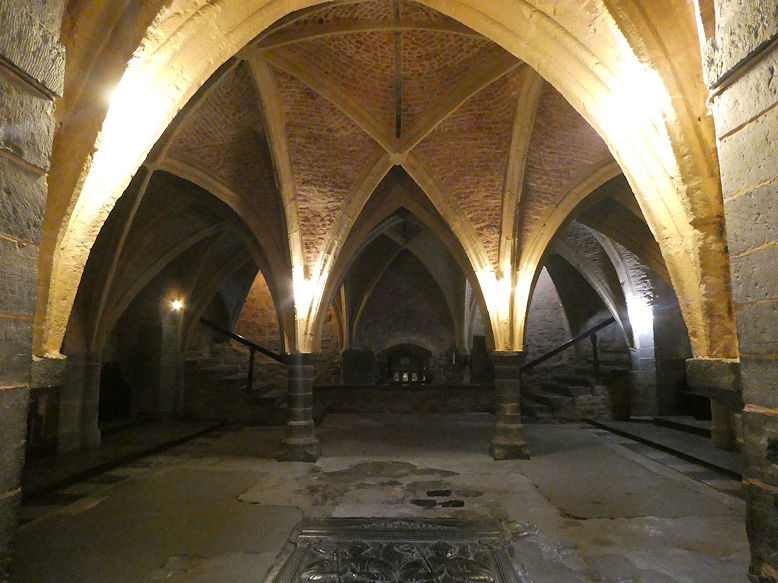 Saints-Pierre-et-Paul-et-Saint-Hubert, Crypt