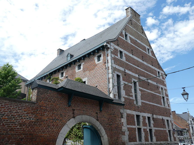 Maison Lebrun on Rue Hocheporte