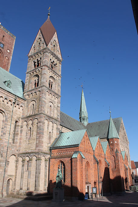 Domkirke