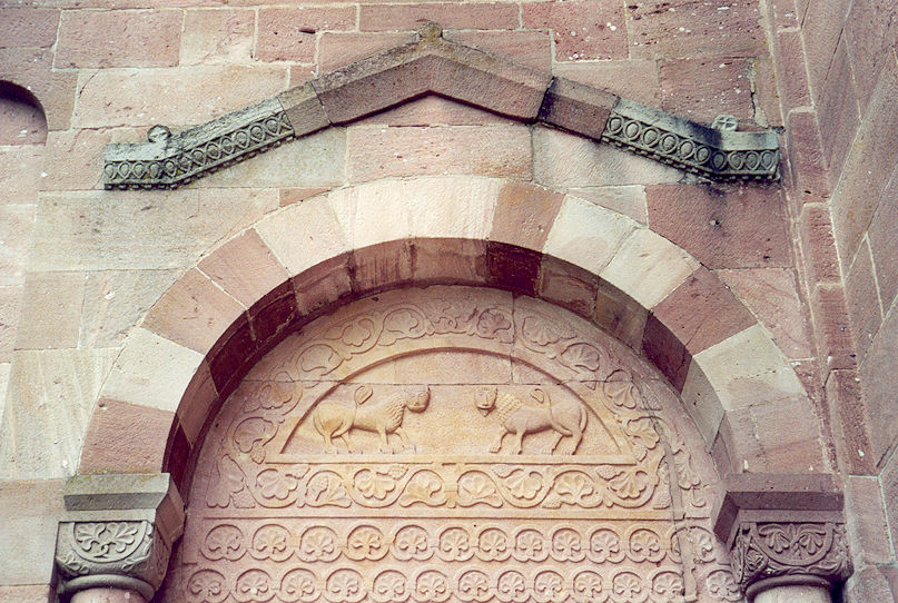 St-Léger portal tympanum