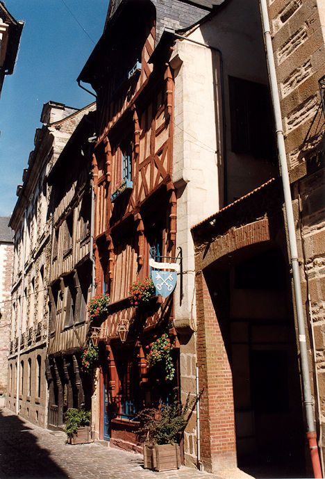 Rue Saint-Sauveur