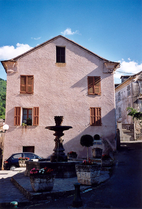 House & fountain