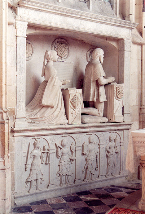 Tomb in Saint-Jacques-Le-Majeur et Saint-Jean-Baptiste