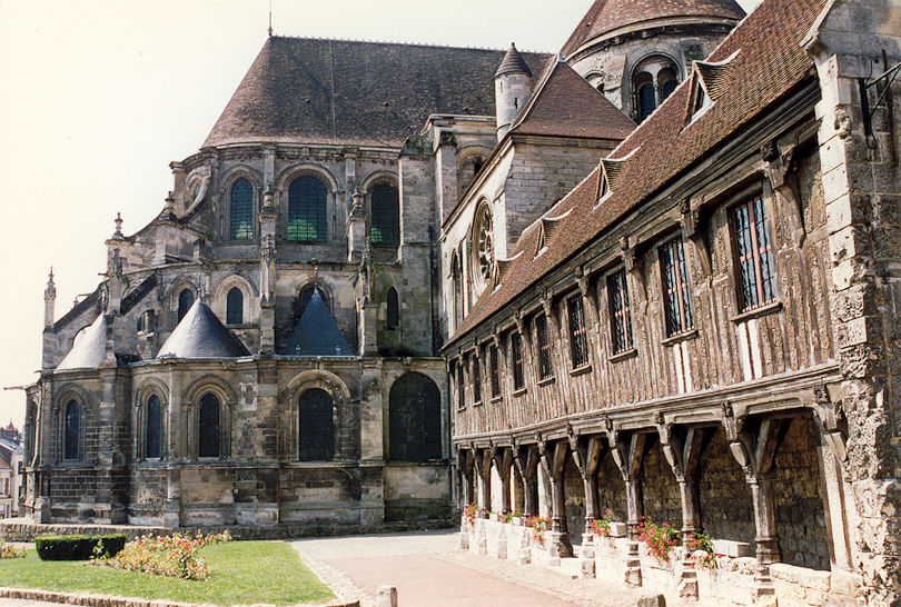 Notre-Dame Cathedral & Chapter library