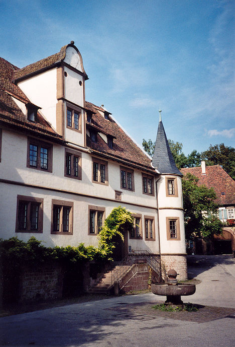 Kloster Jagdschloss, Östliche Hof