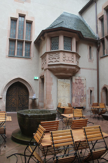 Hessisches Landesmuseum, courtyard