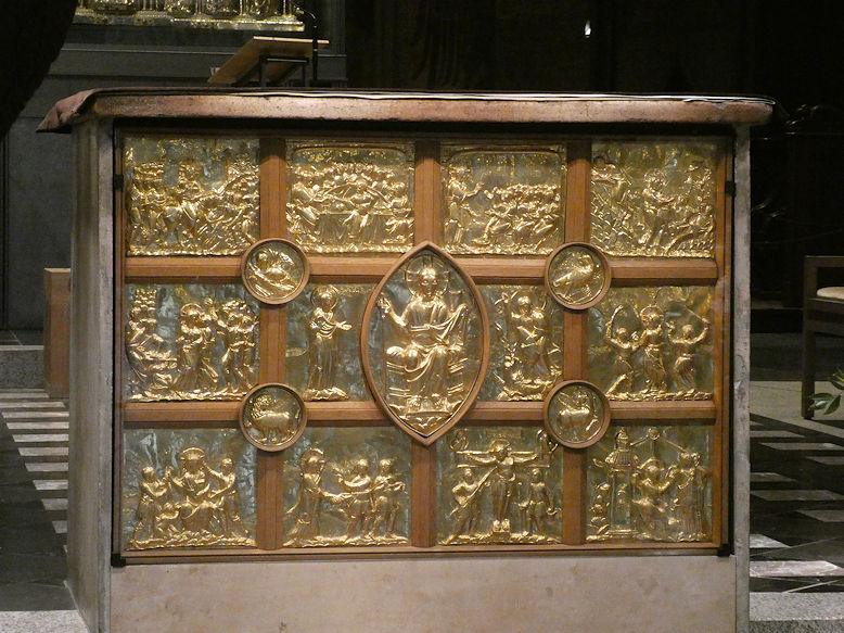Dom, high altar with Pala d'oro