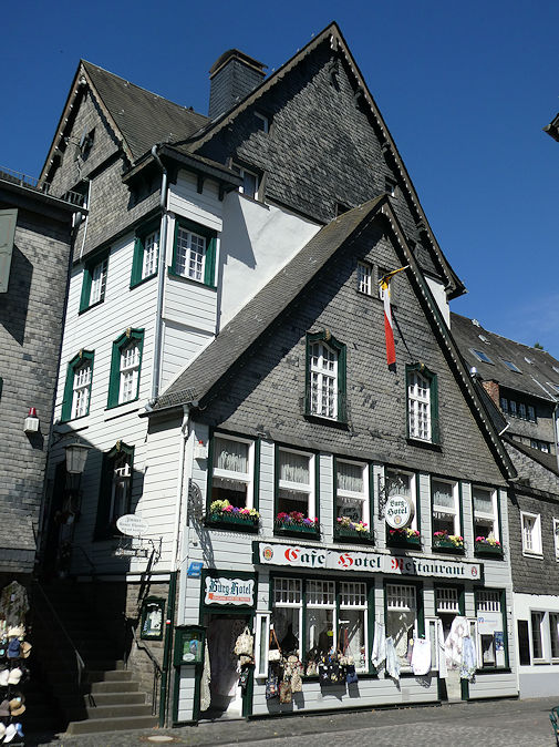 Burg Hotel, Laufenstraße