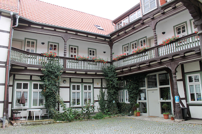 Courtyard of house on Holzstraße & Bei der Marienkirche
