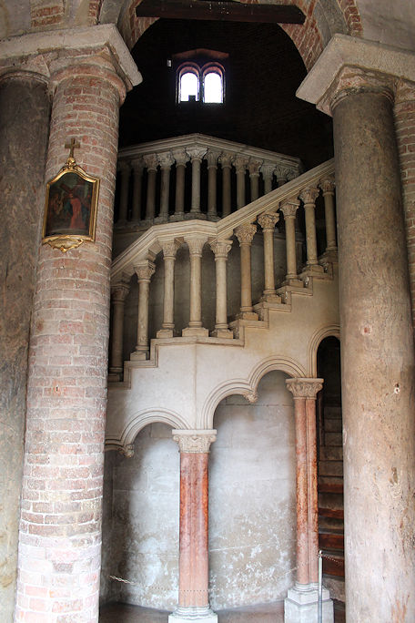 Basilica di Santo Stefano (Sette Chiese) Basilica del Sepolcro
