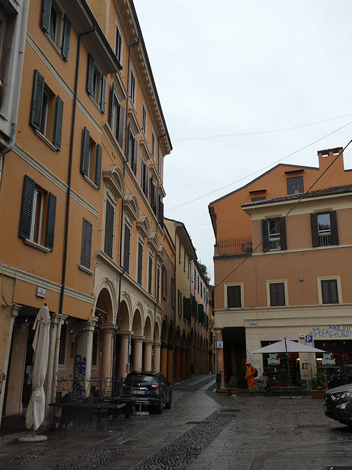 Via del Pratello & Piazza San Francesco