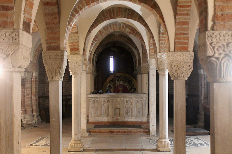 Basilica di San Savino, crypt