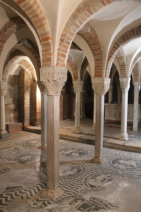 Basilica di San Savino, crypt