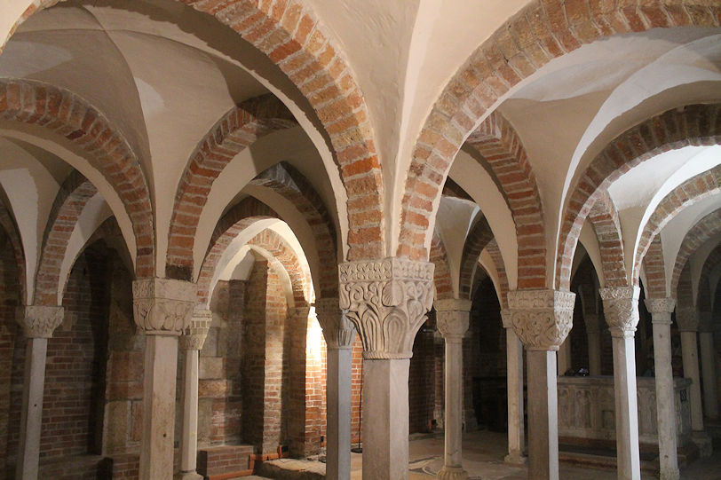 Basilica di San Savino, crypt