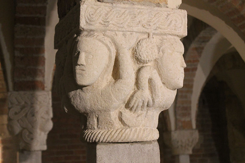Basilica di San Savino, crypt, capital