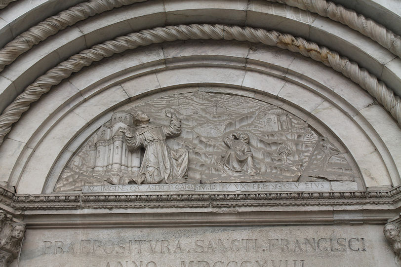 Basilica di San Francesco d'Assisi, portal tympanum
