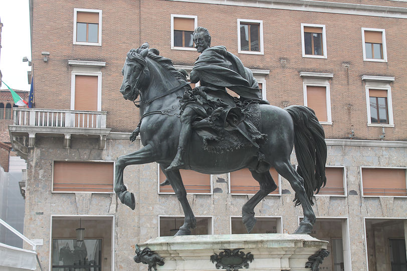 Piazza dei Cavalli, one of the Cavalli del Mochi
