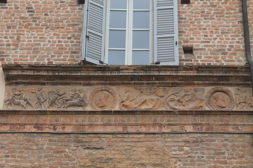 Palazzo del Tribunale (AKA Palazzo Landi), Vicolo del Consiglio, frieze detail
