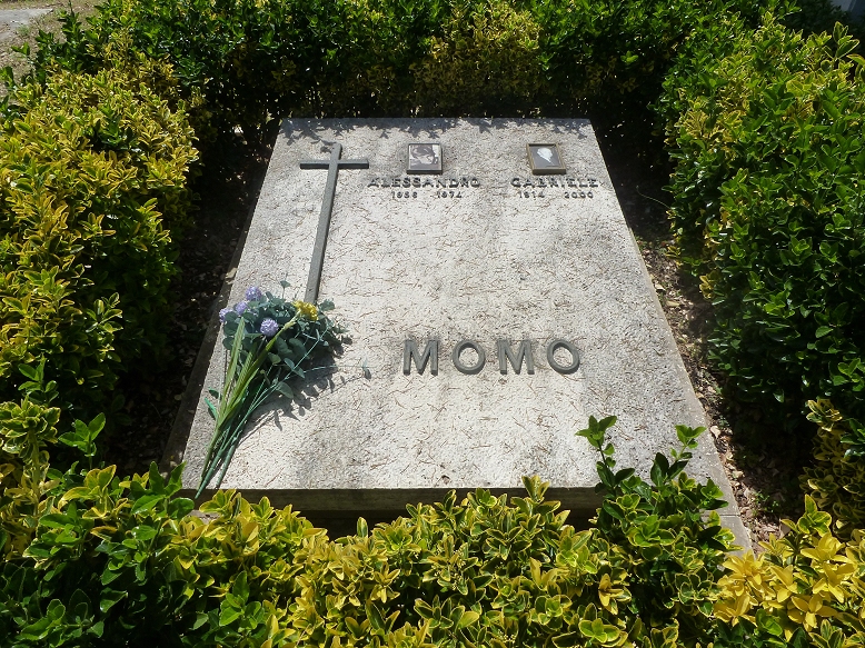 Alessandro Momo's grave in Cimitero del Verano