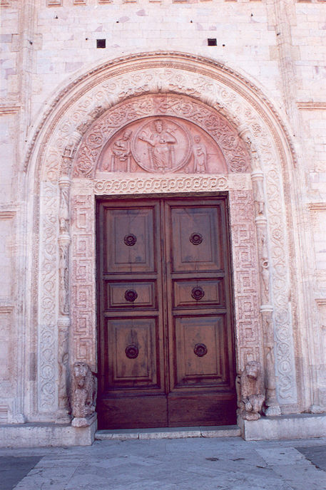 Cattedrale di San Rufino portal