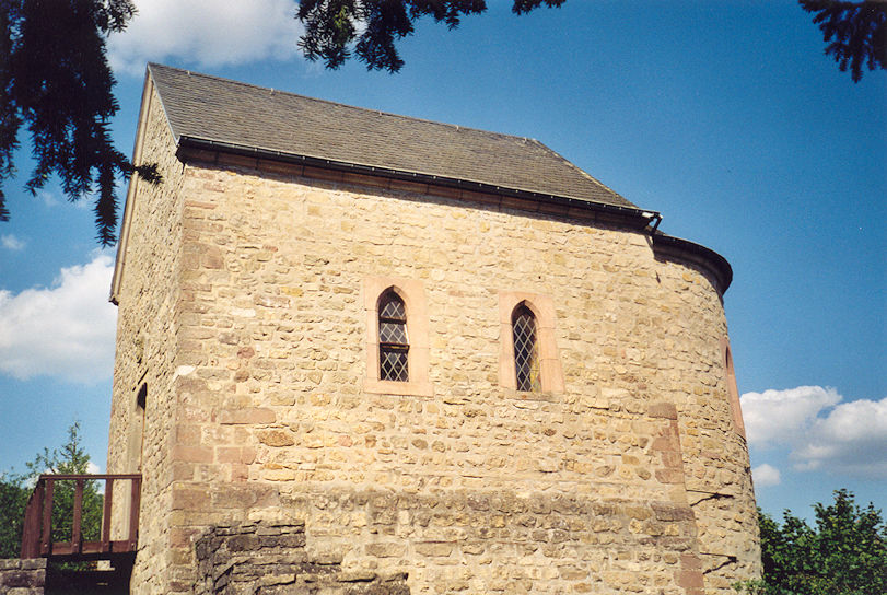 Chapel next Sts Pierre-et-Paul