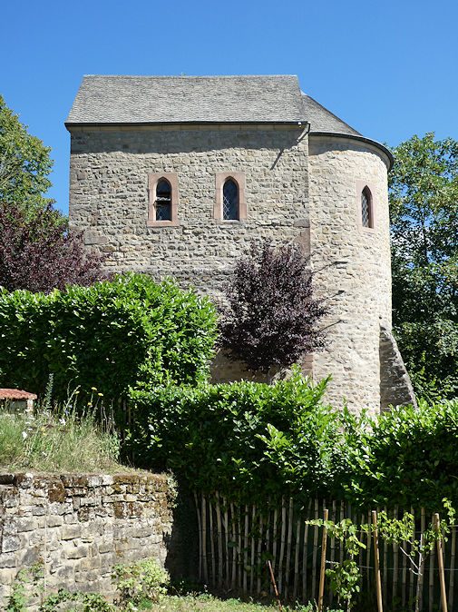 Chapel by Saints-Pierre-et-Paul Church