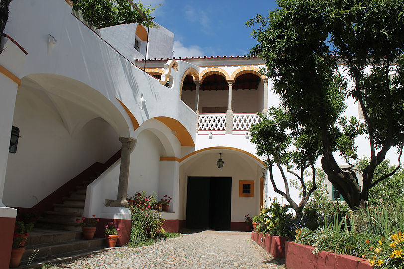On Largo Dr. Mário Chicò