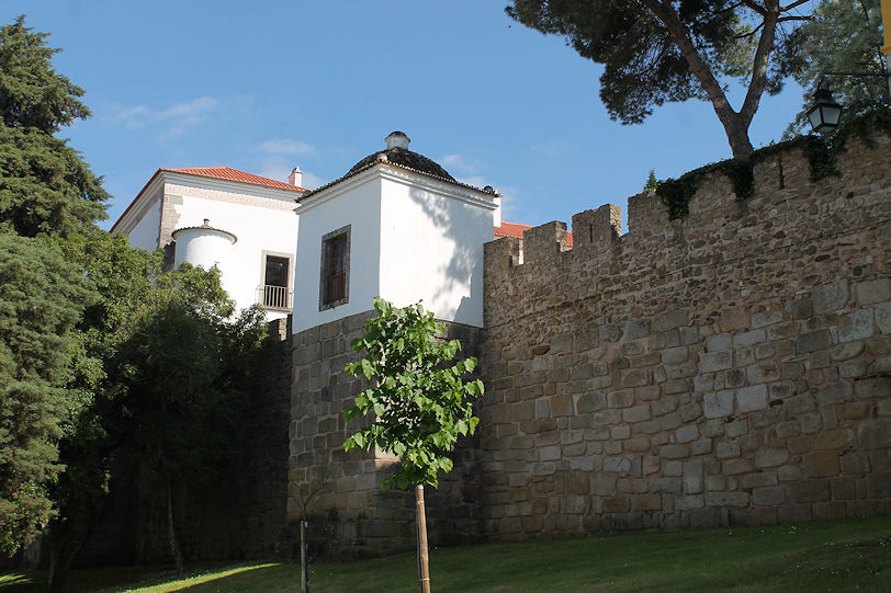Jardim dos Colegiais & ramparts