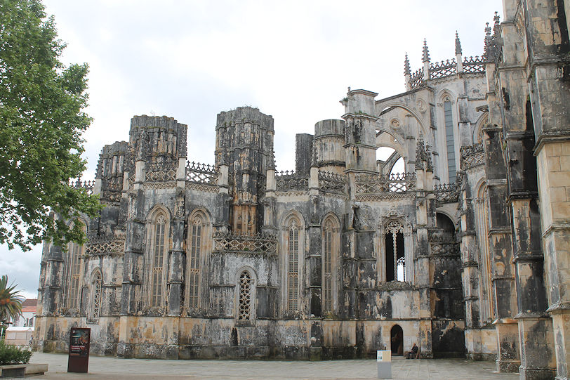 Santa Maria da Vitória Monastery Capelas imperfeitas