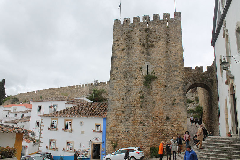 Torre do Relógio & São Tiago Church