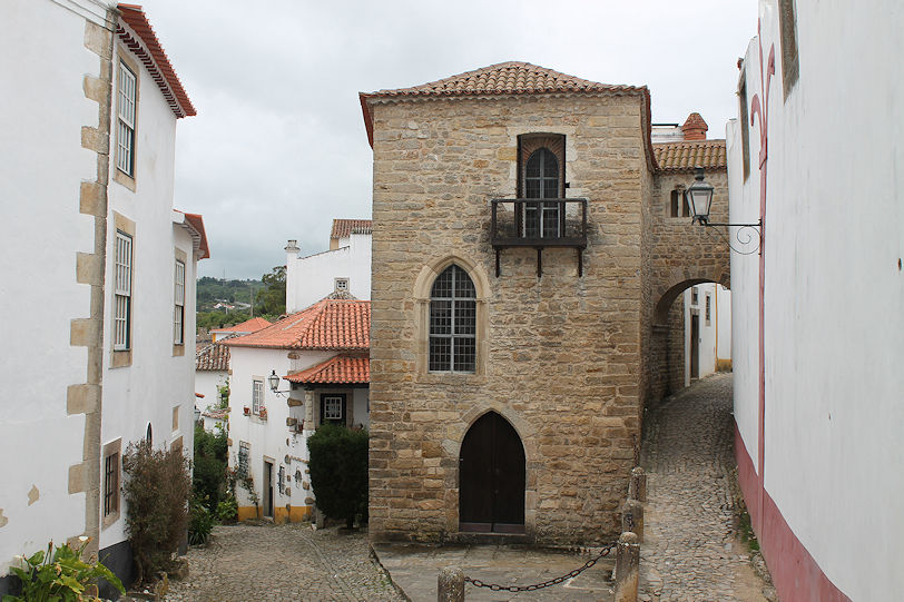 Rua Padre António d'Almeida & Calçada da Misericórdia