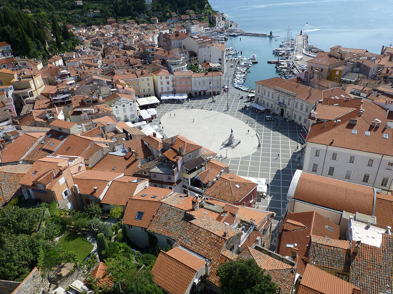 Panoramic view with Tartinijev trg / Piazza Giuseppe Tartini