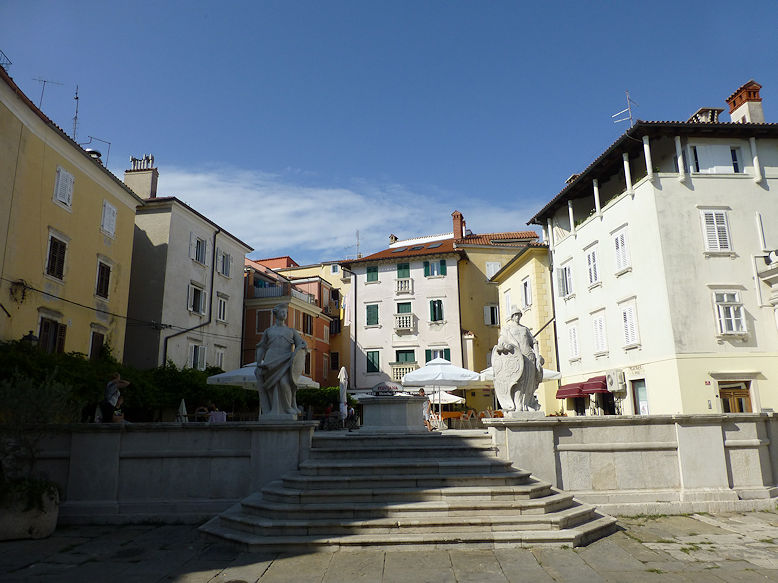 Prvomajski trg / Piazza 1. Maggio