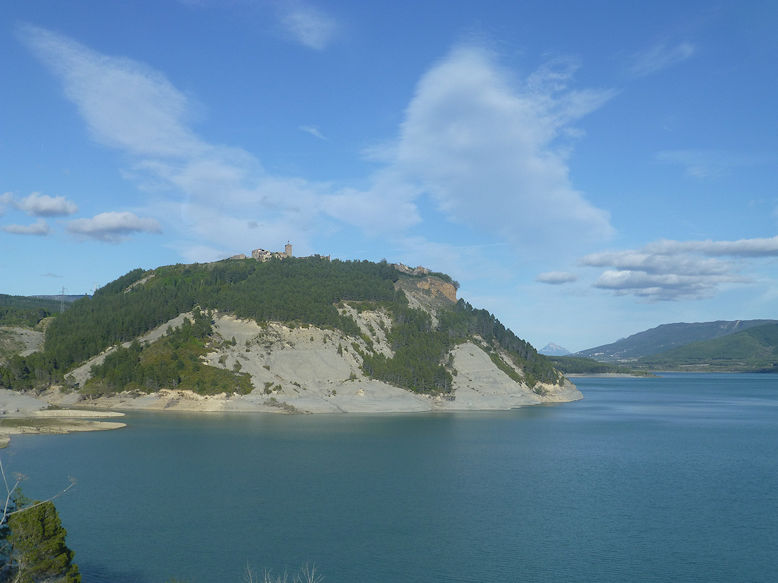 Tiermas & artificial lake