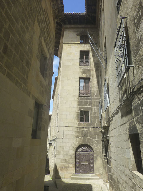 Calle Gil de Jaz