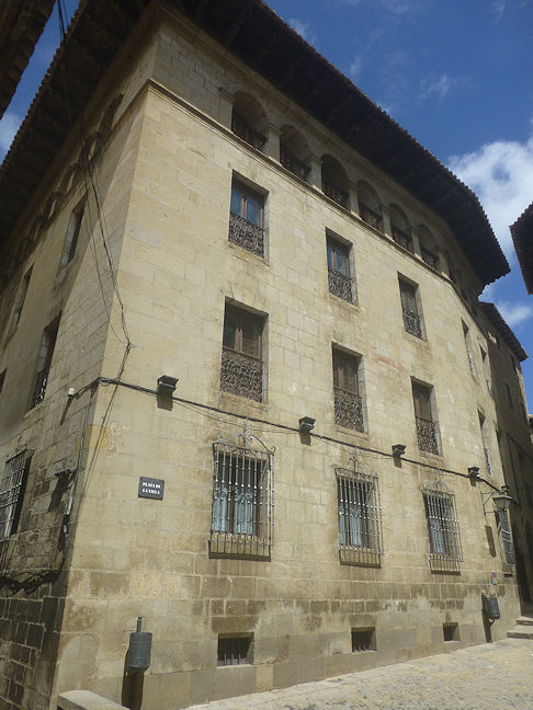 Colegio Isidoro Gil de Jaz