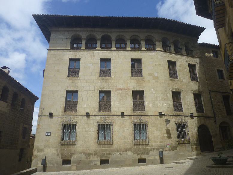 Colegio Isidoro Gil de Jaz