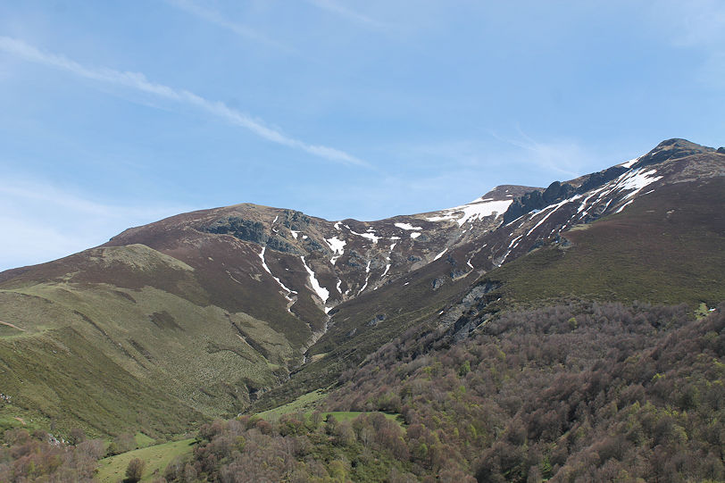 On road from Llánaves de la Reina to Potes