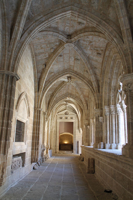 Santa María Cathedral cloister