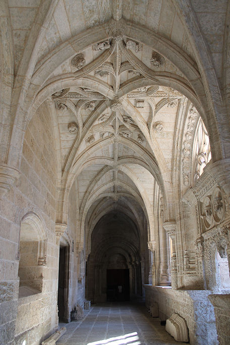 Santa María Cathedral cloister