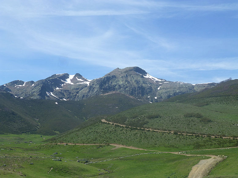 On the road from Llánaves de la Reina to Potes