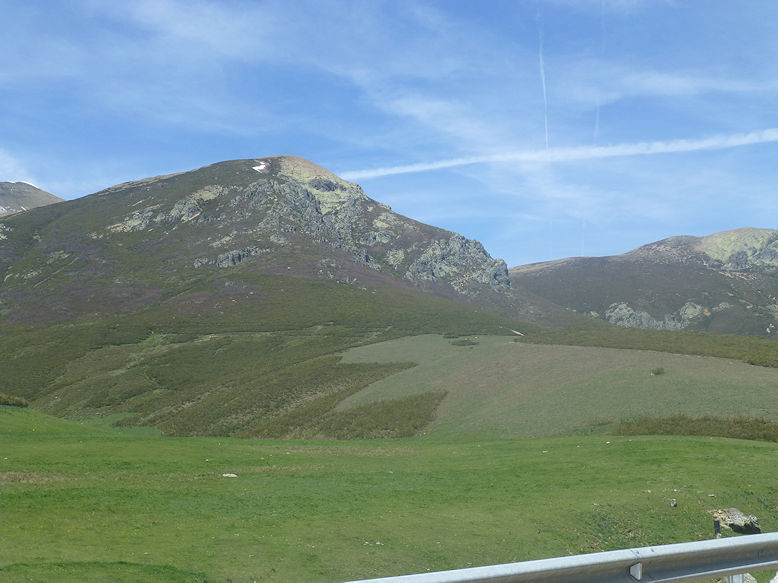 On the road from Llánaves de la Reina to Potes