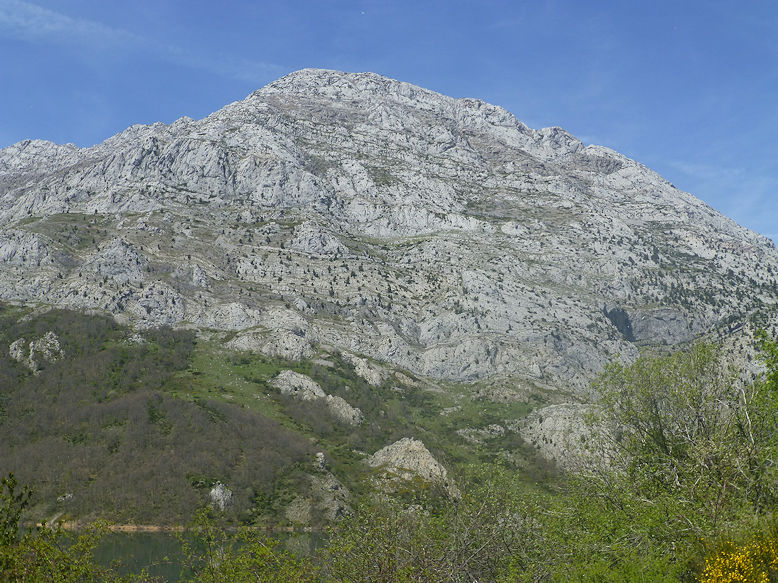 On the road from Cistierna to Riaño