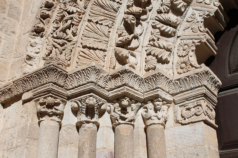 Iglesia de Santa María Magdalena portal