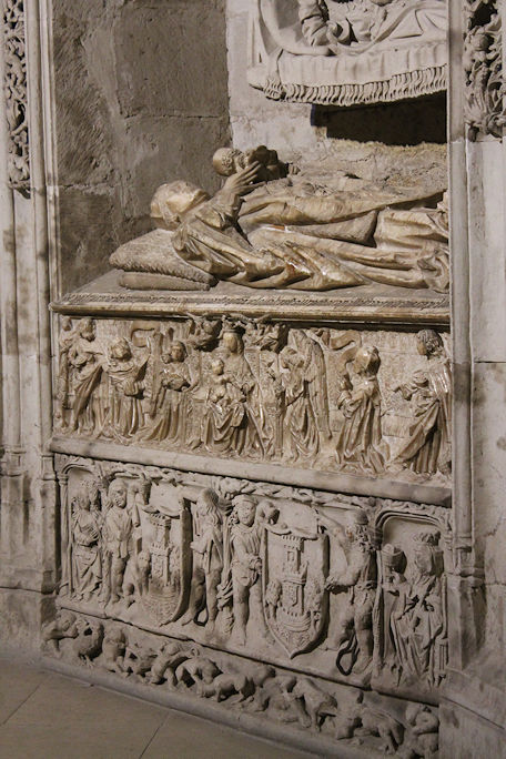 Catedral tomb