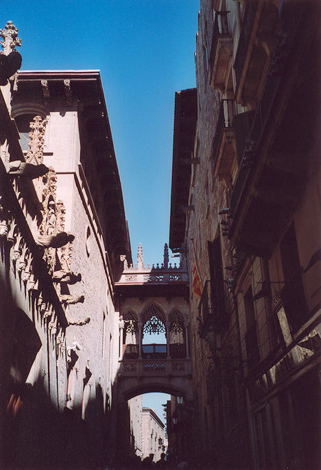 Carrer del Bisbe & Generalitat