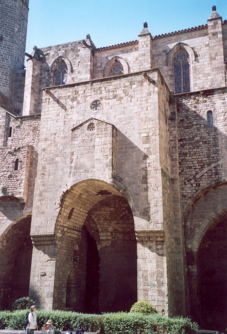 On Plaça Ramón Berenguer