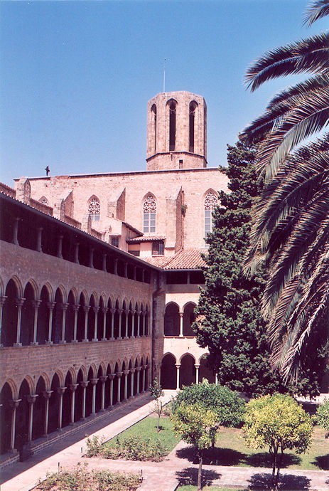 Monasterio de Santa María de Pedralbes cloister