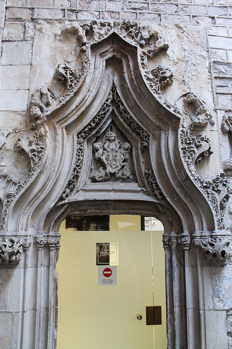 Palau Aguilar (Picasso Museum) door